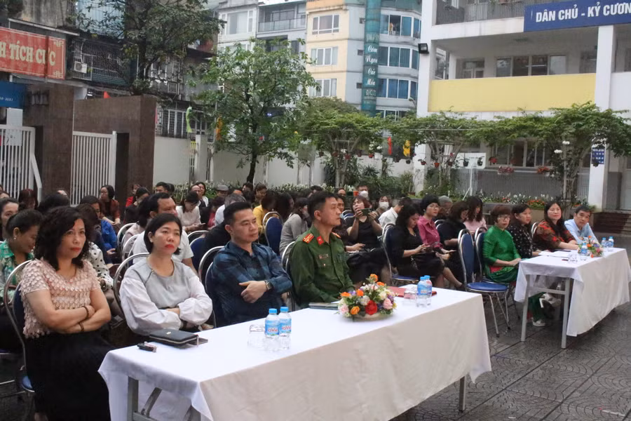 Các đại biểu dự và hưởng ứng phát động “Tháng hành động vì An toàn thực phẩm” năm 2023. Các đại biểu dự và hưởng ứng phát động “Tháng hành động vì An toàn thực phẩm” năm 2023.
