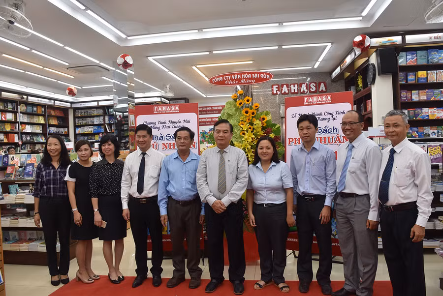Ảnh lưu niêm tại lễ khai trương công trình