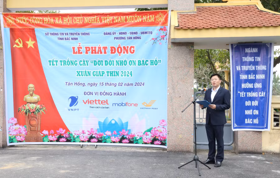 Giám đốc Sở TT&amp;TT Bắc Ninh Nguyễn Trung Hiền phát động Tết trồng cây năm 2024.