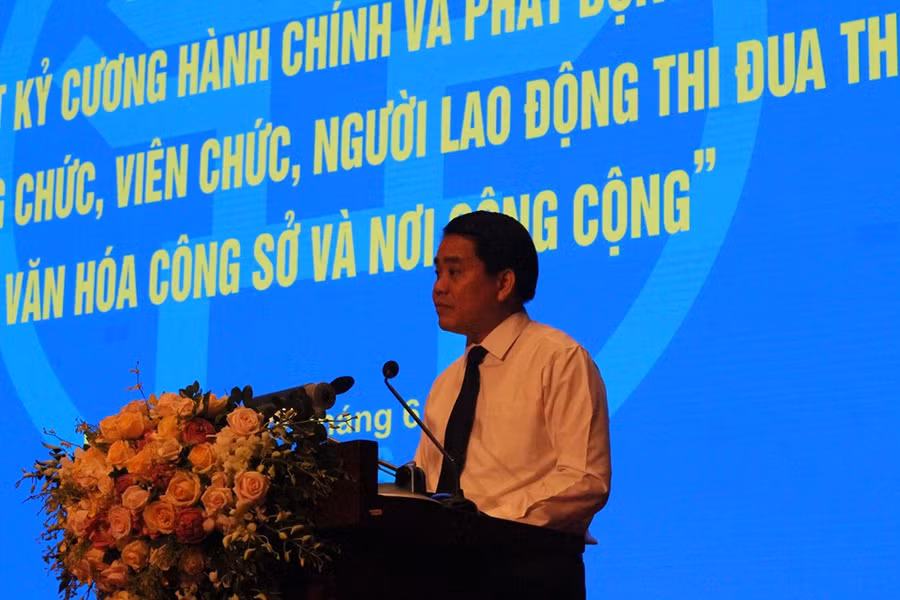 Chủ tịch UBND TP Hà Nội Nguyễn Đức Chung phát biểu tại Hội nghị. Chủ tịch UBND TP Hà Nội Nguyễn Đức Chung phát biểu tại Hội nghị.