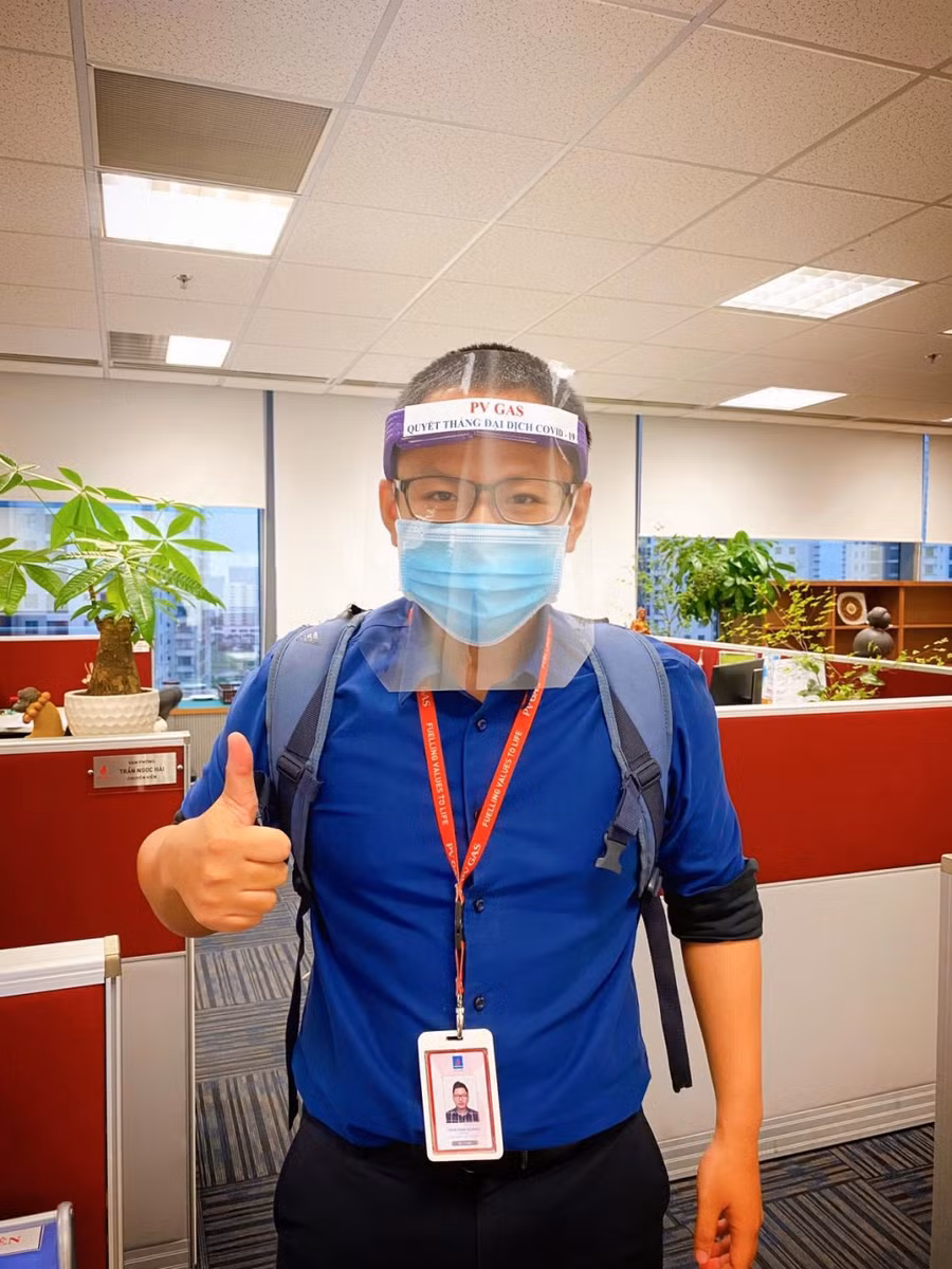 Đại diện Công đoàn CQĐH gửi lời chào quyết tâm và đoàn kết thông qua truyền thông nội bộ Đại diện Công đoàn CQĐH gửi lời chào quyết tâm và đoàn kết thông qua truyền thông nội bộ