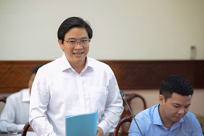 Ông Thái Văn Tài - Vụ trưởng Vụ Giáo dục tiểu học (Bộ GD&amp;ĐT) phát biểu góp ý tại buổi làm việc.