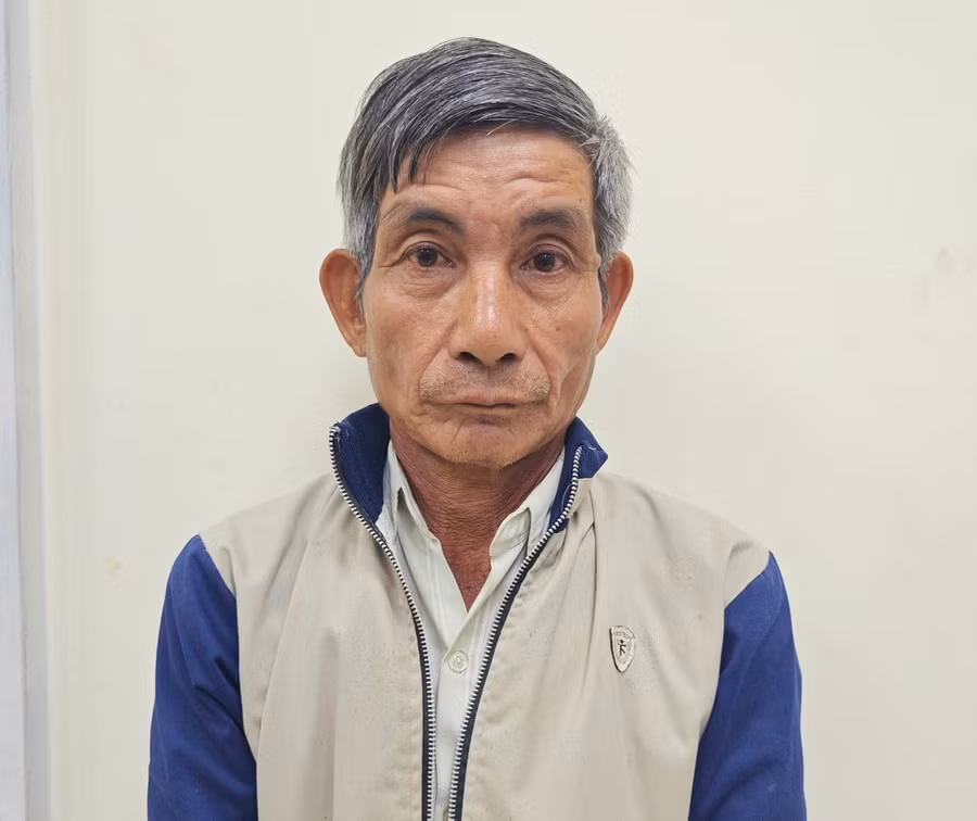 Nguyễn Đình Ý tại Công an quận Bắc Từ Liêm. Nguyễn Đình Ý tại Công an quận Bắc Từ Liêm.