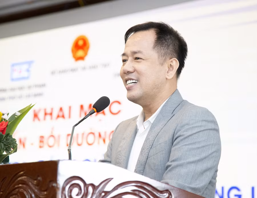 GS.TS Huỳnh Văn Sơn ký phát biểu tại một sự kiện. Ảnh tư liệu.