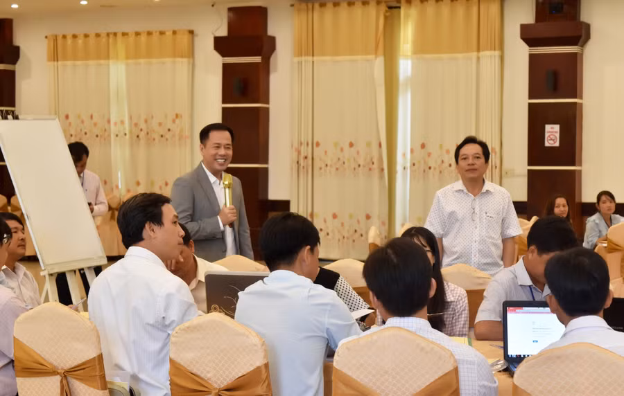 Trường ĐH Sư phạm TPHCM tập huấn về CTGDPT mới cho giáo viên cốt cán, cán bộ quản lý giáo dục khu vực phía Nam.