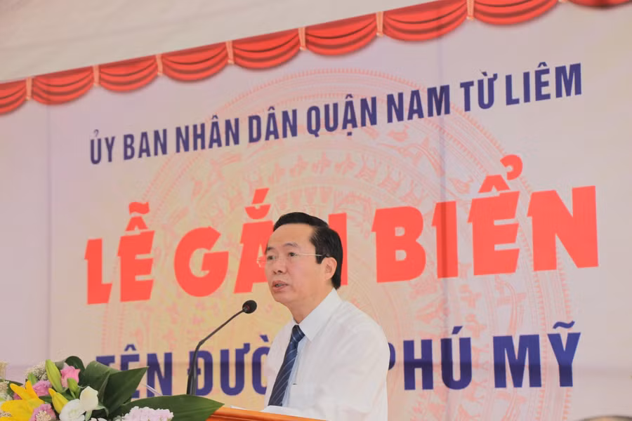 Ông Trần Thanh Long - Ủy viên Ban thường vụ, Phó Chủ tịch UBND quận Nam Từ Liêm phát biểu.