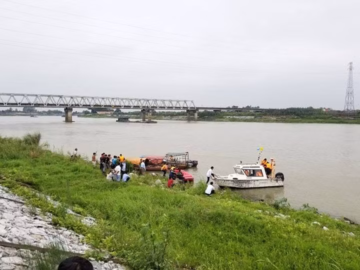 Khu vực cầu Hồ nơi nữ sinh nhảy cầu nghi do bị hiếp dâm Khu vực cầu Hồ nơi nữ sinh nhảy cầu nghi do bị hiếp dâm