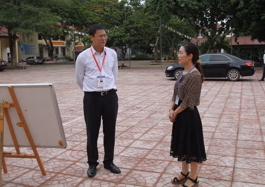 Thứ trưởng Lê Hải An kiểm tra công tác chấm thi tại Sơn La ảnh 1 Thứ trưởng Lê Hải An kiểm tra công tác chấm thi tại Sơn La ảnh 1