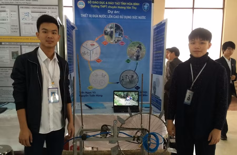Hùng và Vũ rất tự hào về sản phẩm của mình Hùng và Vũ rất tự hào về sản phẩm của mình