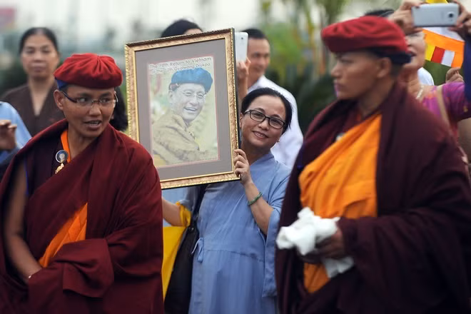 Hàng trăm Phật tử đón Pháp Vương Drukpa trở lại Việt Nam ảnh 1