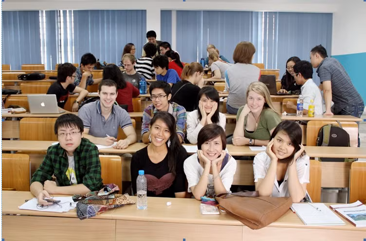 Sinh viên Trường Đại học Kinh tế quốc dân.