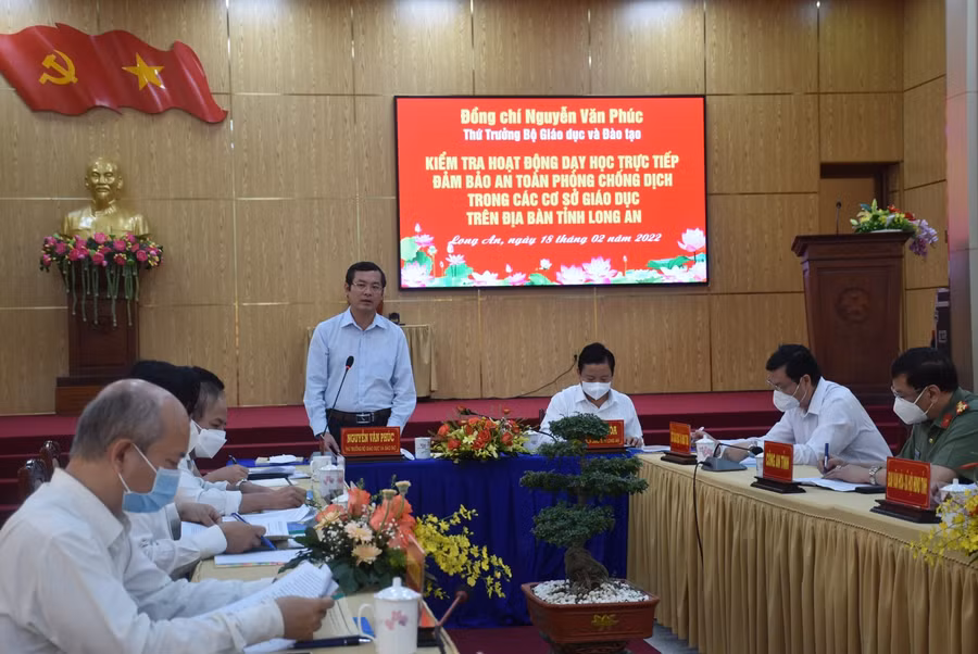 Thứ trưởng Nguyễn Văn Phúc phát biểu tại buổi làm việc.