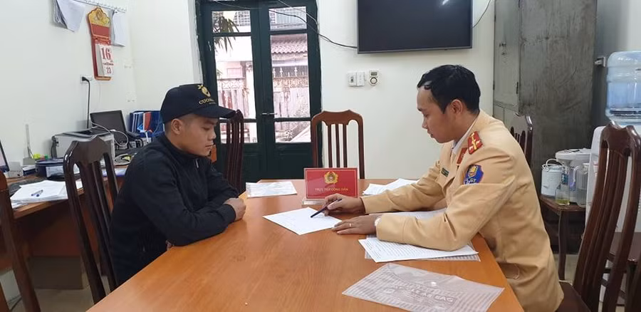 Hà Nội: CSGT trắng đêm xóa tụ điểm “cát tặc” trên sông Hồng