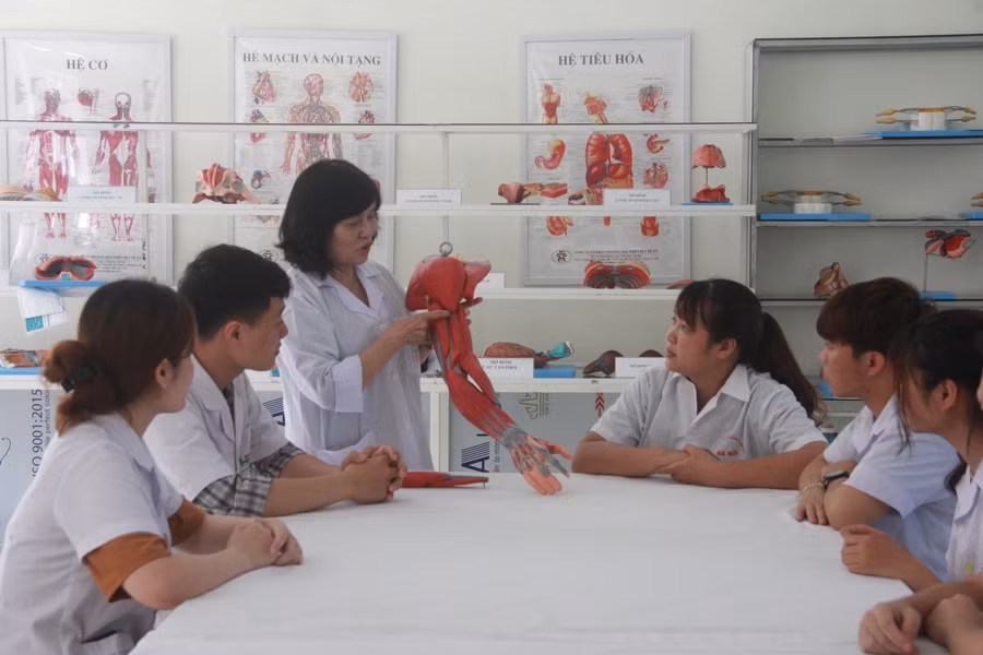 Sinh viên trường Đại học Kinh Bắc trong một giờ học.