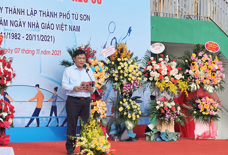 Ông Nguyễn Thế Tuấn - Phó Chủ tịch Thường trực UBND thành phố Từ Sơn phát biểu.