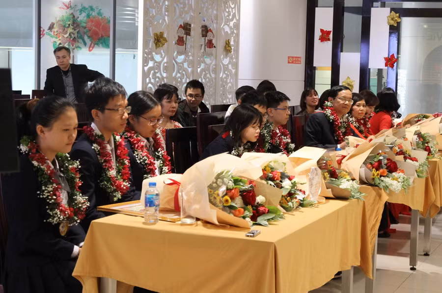 Các nhà khoa học trẻ Việt Nam đứng thứ 3 thế giới tại kì thi IJSO ảnh 3 Các nhà khoa học trẻ Việt Nam đứng thứ 3 thế giới tại kì thi IJSO ảnh 3