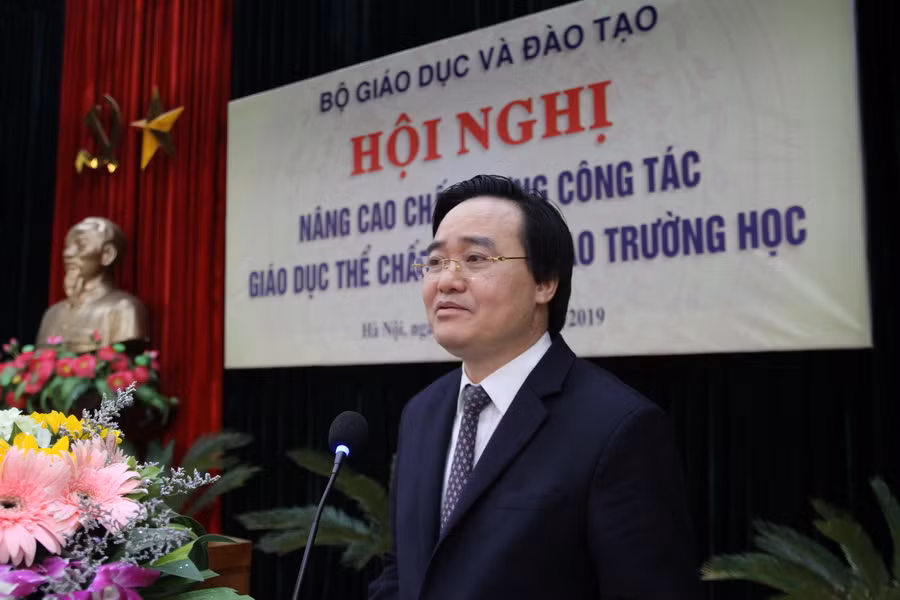 Bộ trưởng Phùng Xuân Nhạ phát biểu kết luận tại hội nghị
