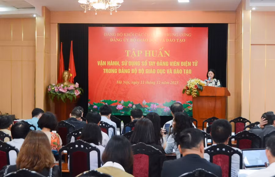 Quang cảnh hội nghị tập huấn. Quang cảnh hội nghị tập huấn.