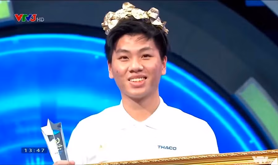 Nguyễn Đức Mạnh (Trường THPT chuyên Vĩnh Phúc) có chiến thắng thuyết phục.