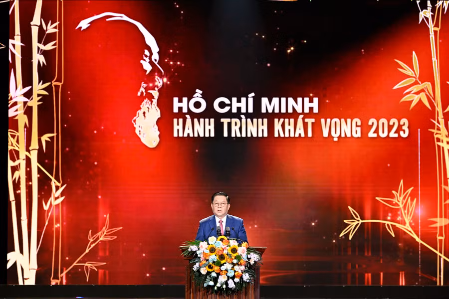 Trưởng Ban Tuyên giáo Trung ương Nguyễn Trọng Nghĩa phát biểu. Trưởng Ban Tuyên giáo Trung ương Nguyễn Trọng Nghĩa phát biểu.