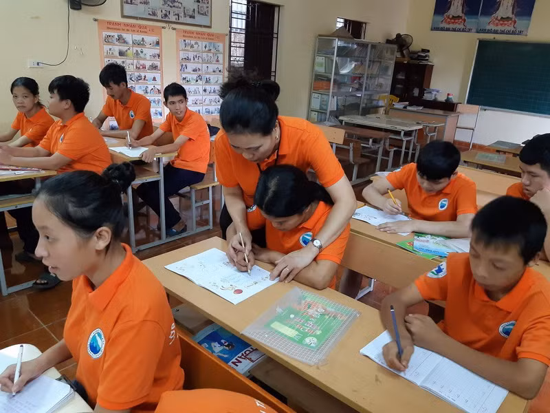 Lớp học tình thưởng của cô Lê Thị Hòa Lớp học tình thưởng của cô Lê Thị Hòa