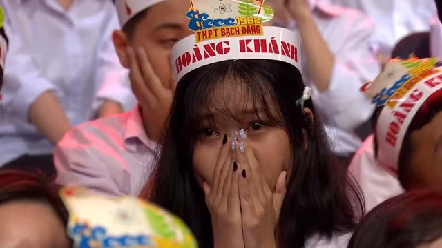 Giọt nước mắt nuối tiếc của cổ động viên dành cho Hoàng Khánh