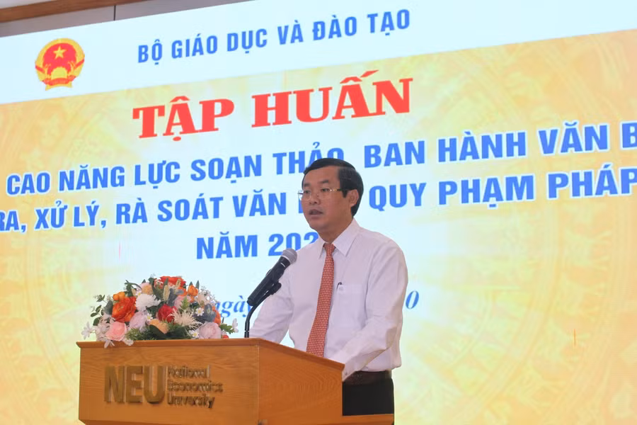 Thứ trưởng Nguyễn Văn Phúc phát biểu khai mạc lớp tập huấn