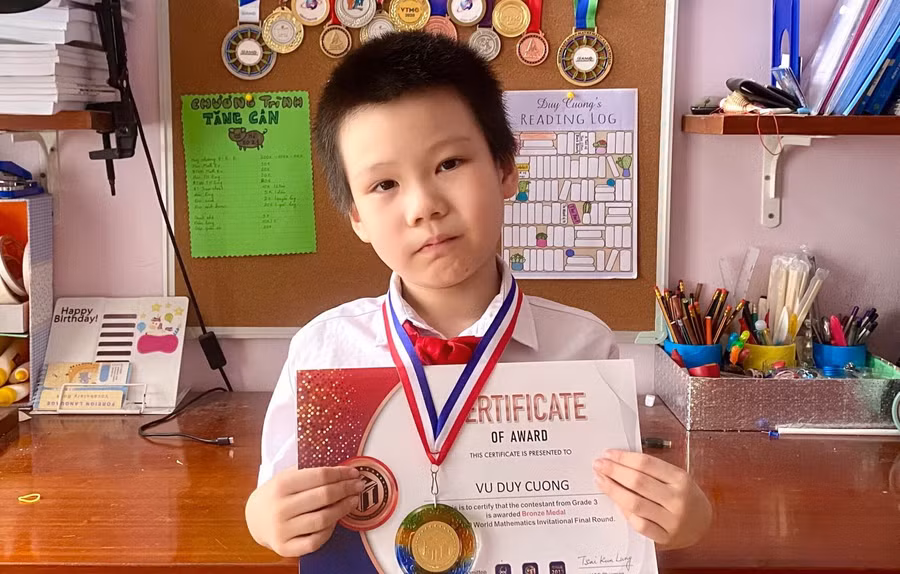Duy Cường sở hữu hàng chục huy chương quốc tế, trong đó có 9 huy chương Vàng