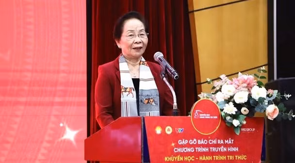 GS.TS Nguyễn Thị Doan - Chủ tịch Hội Khuyến học Việt Nam. GS.TS Nguyễn Thị Doan - Chủ tịch Hội Khuyến học Việt Nam.