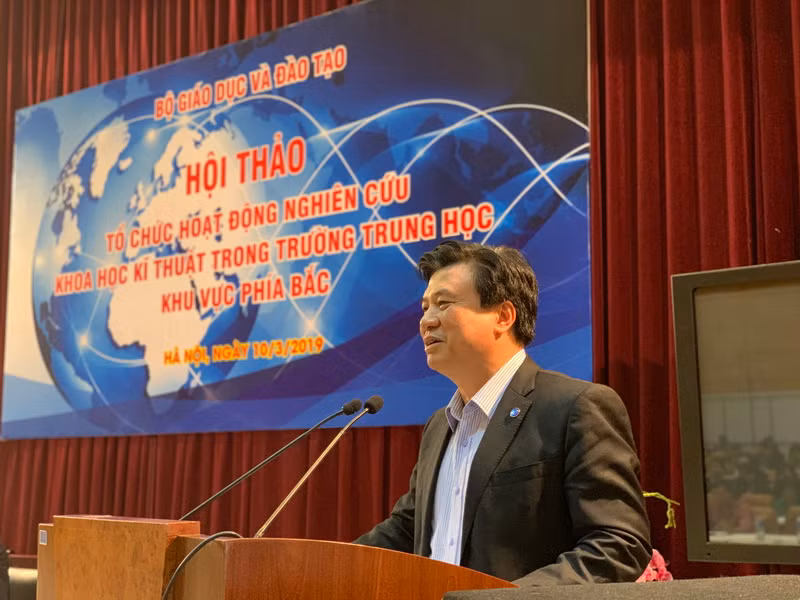 Thứ trưởng Nguyễn Hữu Độ phát biểu tại hội thảo Thứ trưởng Nguyễn Hữu Độ phát biểu tại hội thảo