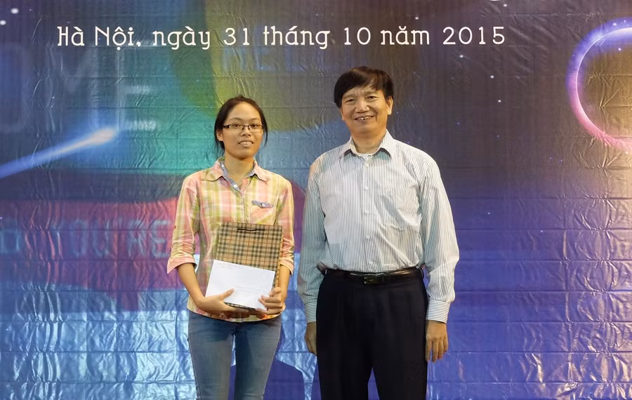 PGS TS Trương Đình Chiến là người thầy mẫu mực, luôn quan tâm đến sinh viên