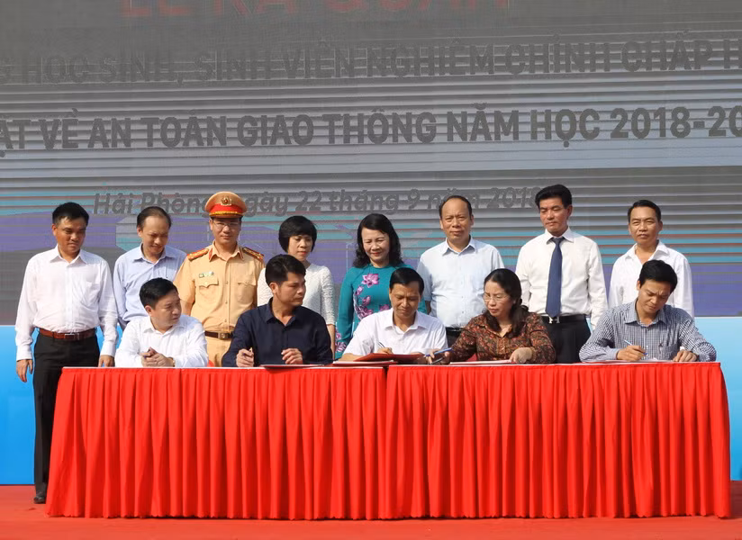 Học sinh, sinh viên là tuyên truyền viên tốt nhất về an toàn giao thông ảnh 3