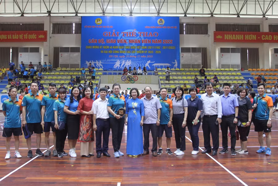 Công đoàn cơ quan Sở GD&amp;ĐT Hà Nội tham dự giải.