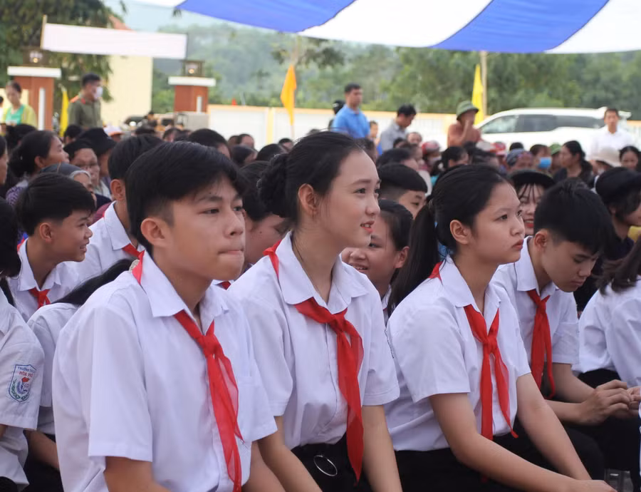 Các em học sinh xã Yên Nguyên, huyện Chiêm Hóa
