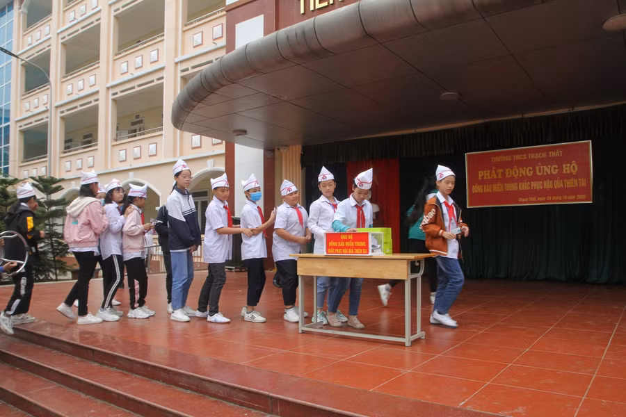 Học sinh Trường THCS Thạch Thất trong một buổi hoạt động ngoại khóa.