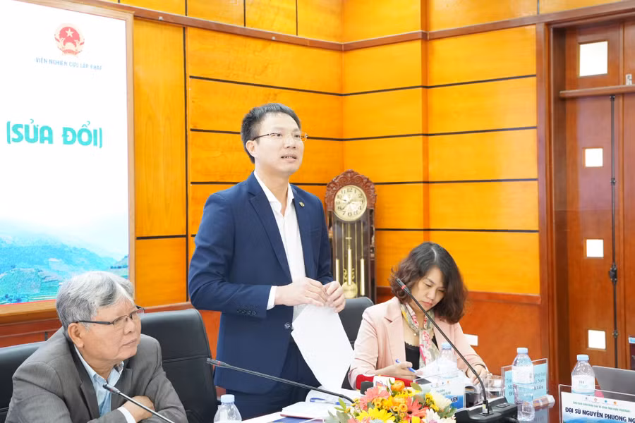 TS. Đoàn Trung Kiên đã đưa ra ba góp ý tại Hội thảo. TS. Đoàn Trung Kiên đã đưa ra ba góp ý tại Hội thảo.