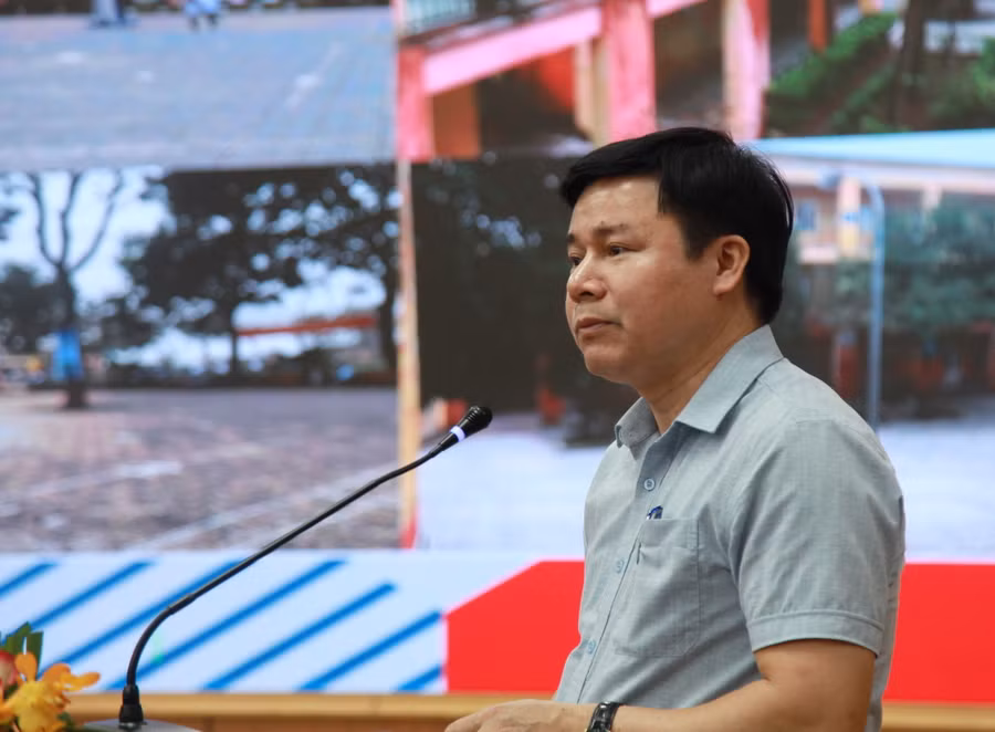 Đại biểu tham luận tại hội nghị.