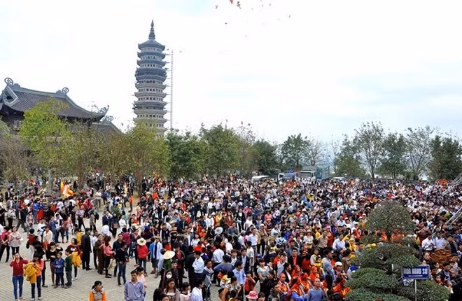 Lễ hội chùa Bái Đính được khai mạc chính thức vào ngày mùng 6 tháng Giêng hàng năm. (Ảnh: IT).