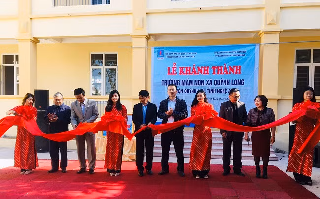  Nghi thức khánh thành trường Quỳnh Long