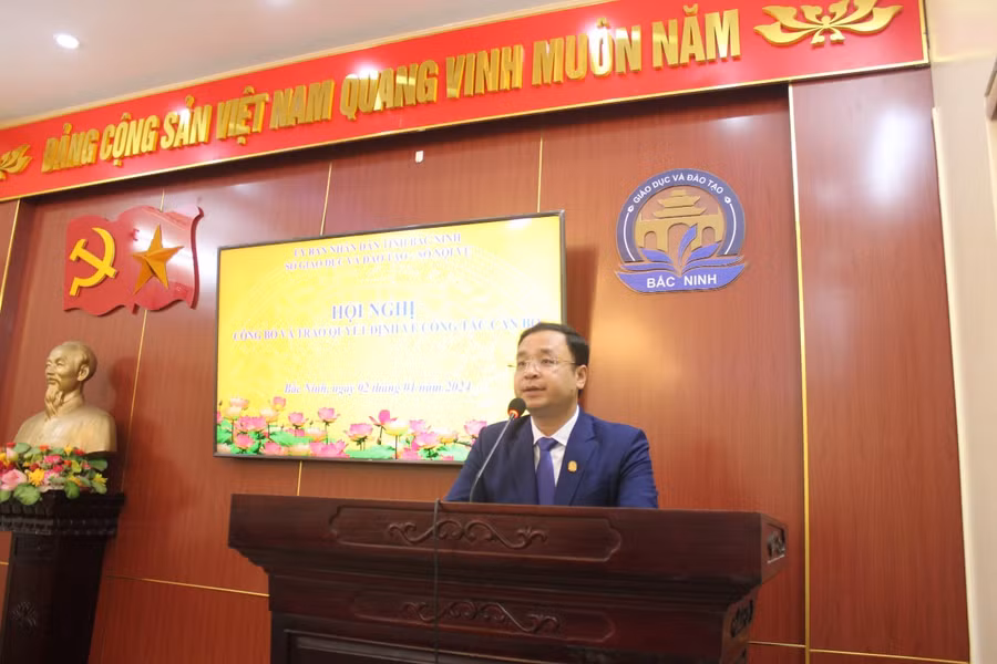Ông Nguyễn Thế Sơn, Giám đốc Sở GDĐT phát biểu tại hội nghị. Ông Nguyễn Thế Sơn, Giám đốc Sở GDĐT phát biểu tại hội nghị.