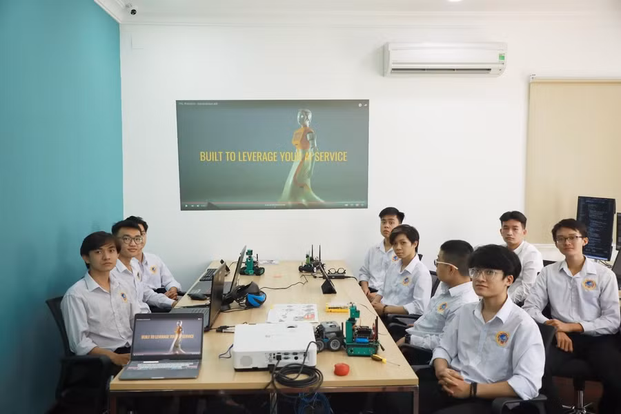 SIU tập trung nguồn lực đào tạo nhân lực Khoa học máy tính với chương trình Hướng nghiệp sớm để sinh viên có thu nhập xứng đáng ngay khi hoàn tất năm thứ 2. SIU tập trung nguồn lực đào tạo nhân lực Khoa học máy tính với chương trình Hướng nghiệp sớm để sinh viên có thu nhập xứng đáng ngay khi hoàn tất năm thứ 2.