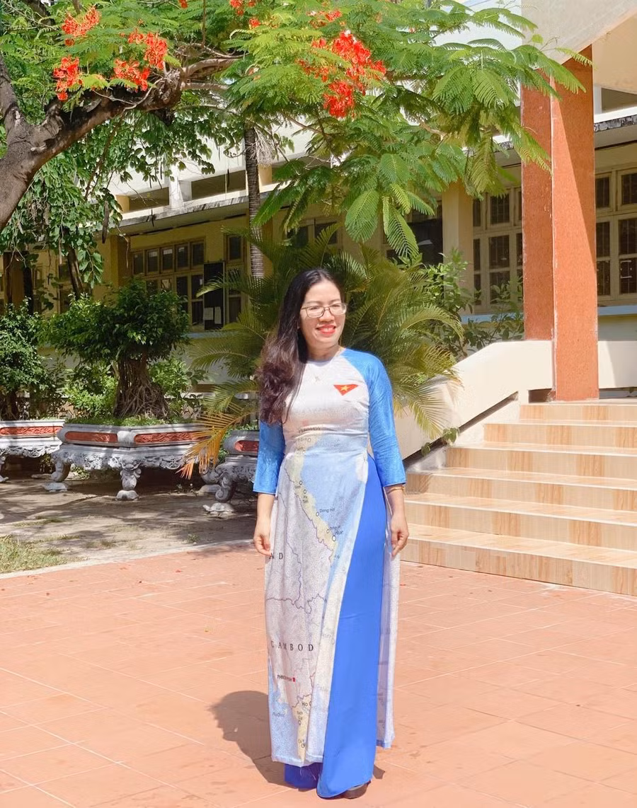 ThS Đỗ Thị Lan Anh - GV Trường THPT chuyên Lương Văn Chánh (Phú Yên) ThS Đỗ Thị Lan Anh - GV Trường THPT chuyên Lương Văn Chánh (Phú Yên)