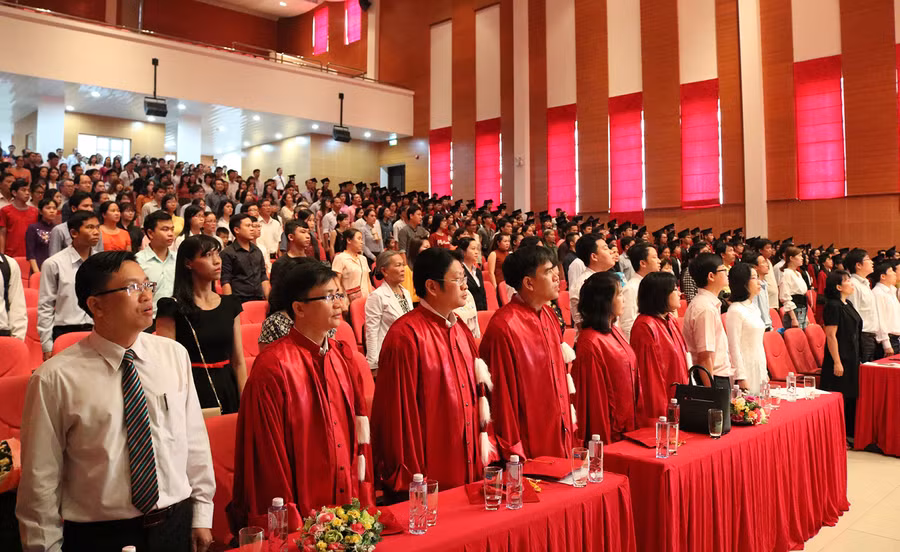 Quang cảnh hội trường buổi lễ Quang cảnh hội trường buổi lễ