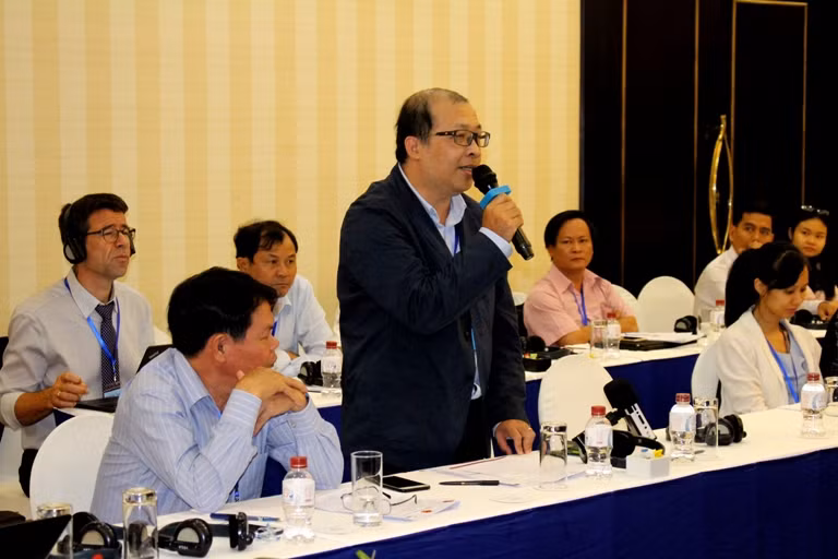 Đại diện các doanh nghiệp phát biểu về những khuyết điểm của lao động trẻ hiện nay và hy vọng dự án sẽ góp phần giải quyết các vấn đề này