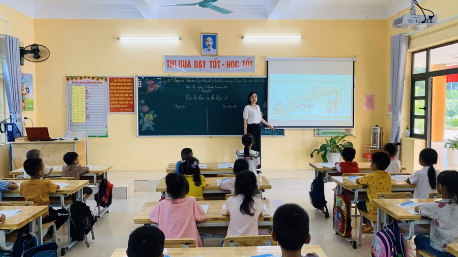 Một tiết học tại Trường Tiểu học Phong Dụ, huyện Tiên Yên.