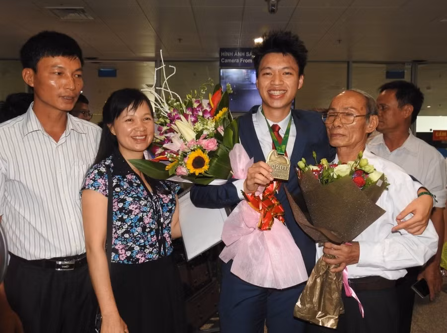 Chàng trai thân thiện mang Huy chương Olympic về đất học Vĩnh Tường