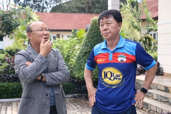 HLV Park Hang-seo và HLV Chung Hae-seong gặp gỡ khi ông Chung còn làm Giám đốc kỹ thuật CLB HAGL.