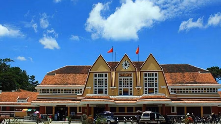 Đường sắt chạy lại tàu du lịch răng cưa độc đáo Đà Lạt - Trại Mát
