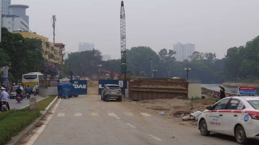Khu vực dốc hạ ngầm dự án đường sắt Nhổn - ga Hà Nội, nơi các cây cổ thụ được di dời để phục vụ dự án