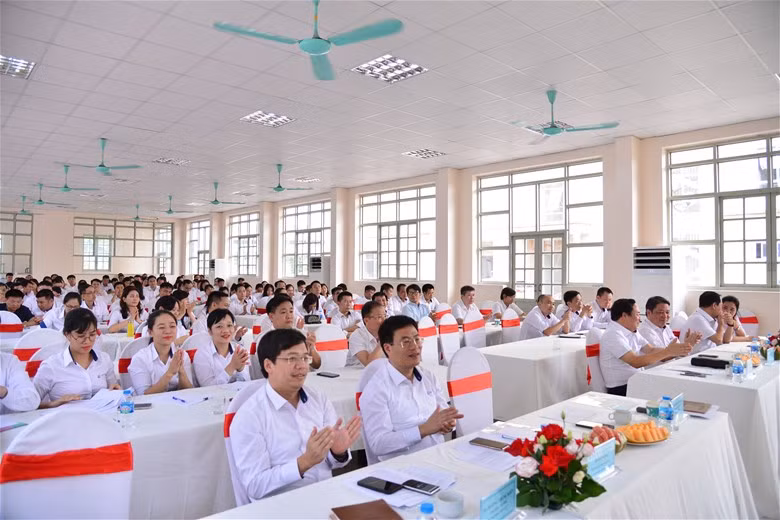 Quang cảnh hội nghị. Quang cảnh hội nghị.